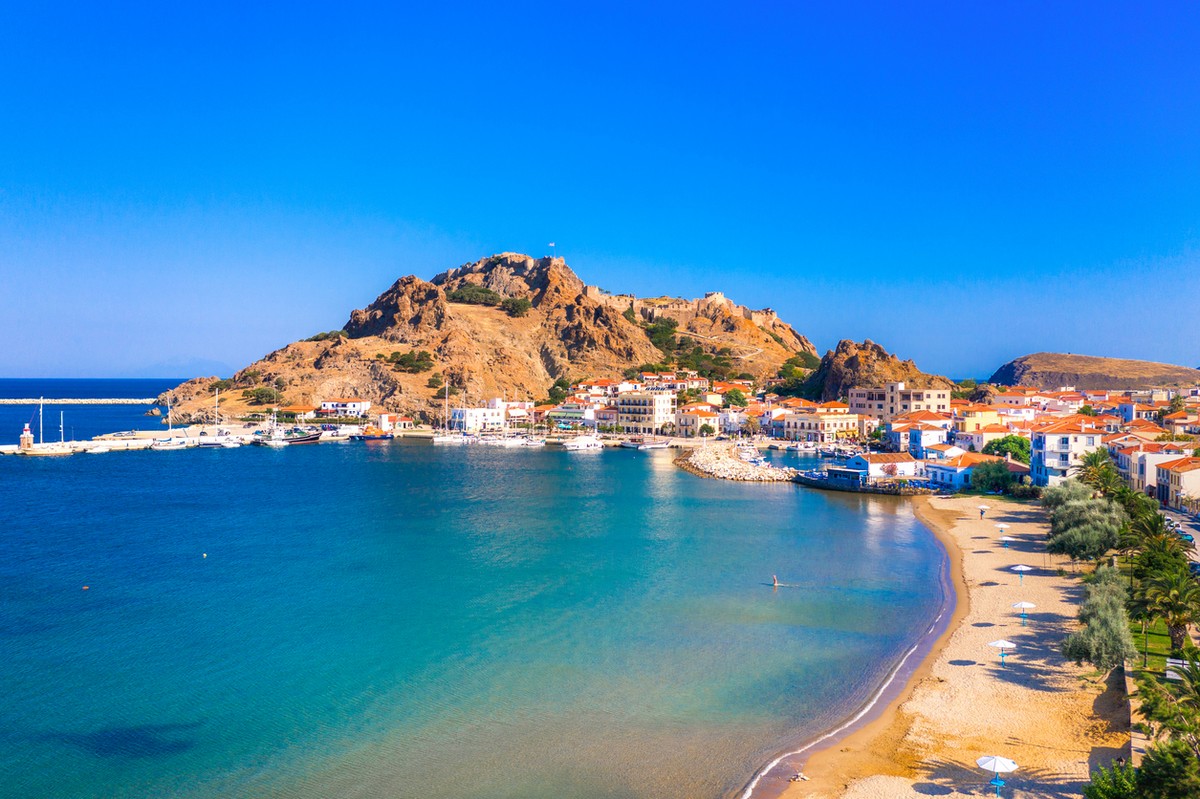 Πανοραμική άποψη της Μύρινας στη Λήμνο